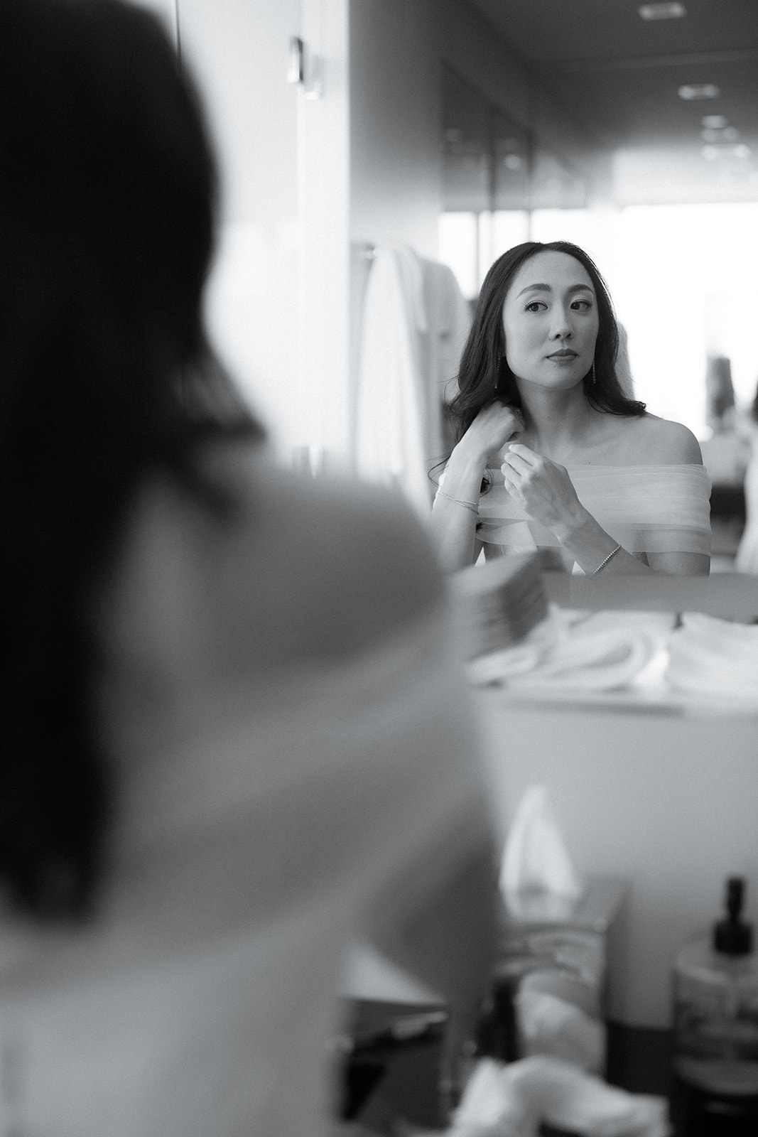 The “Undone” Bride: Why Effortless Hair & Natural Makeup Are Replacing Overdone Glam